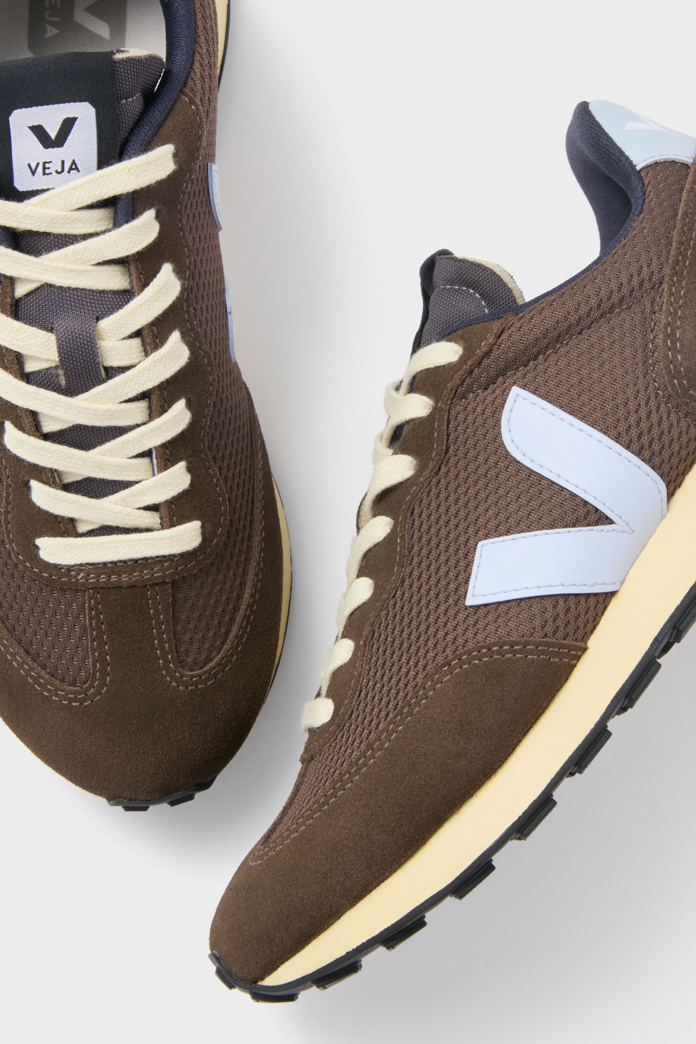 Eagle Swan Rio Branco II Sneakers-Charming Tale Store