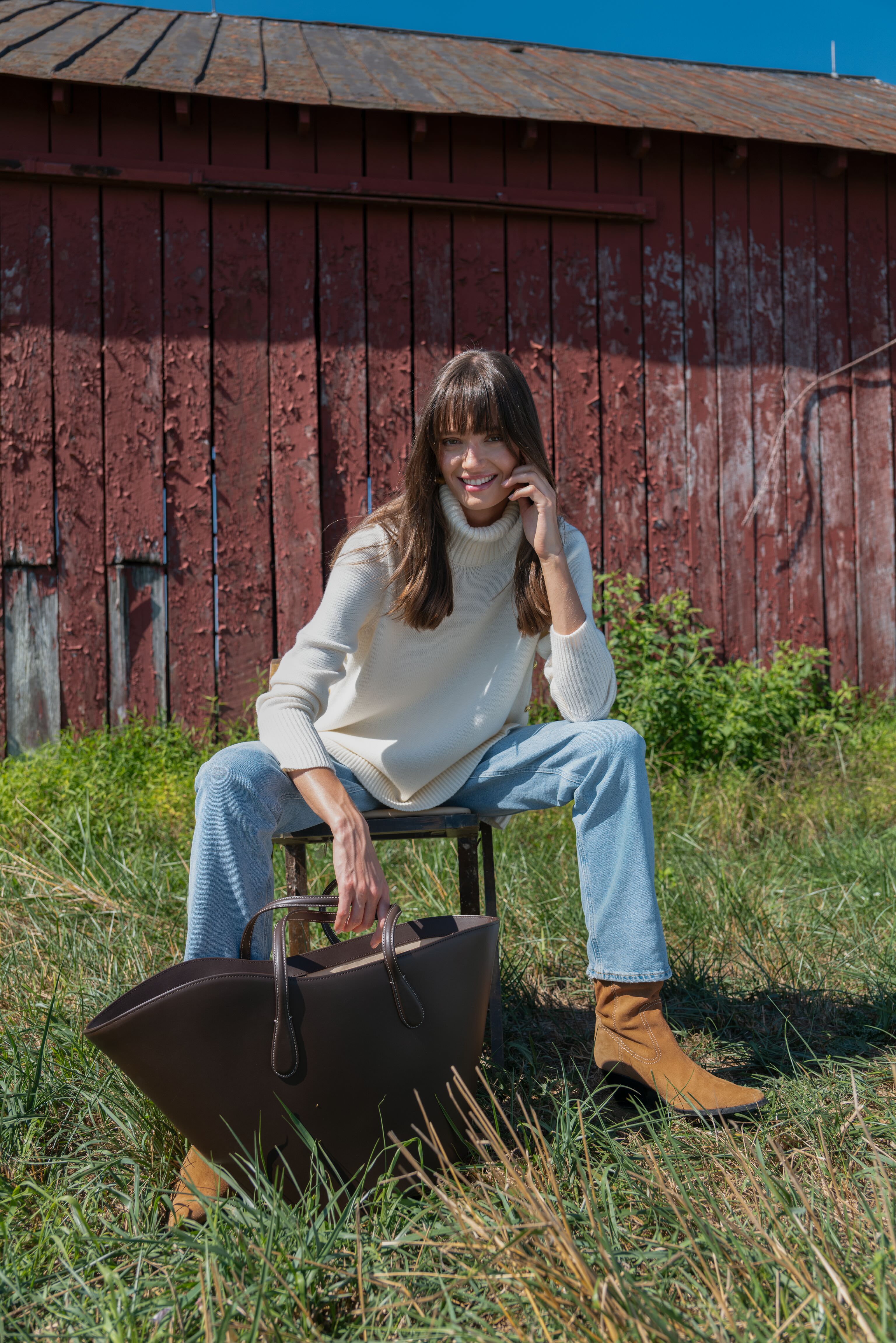 Fondant Open Tulip Large Tote-Charming Tale Store