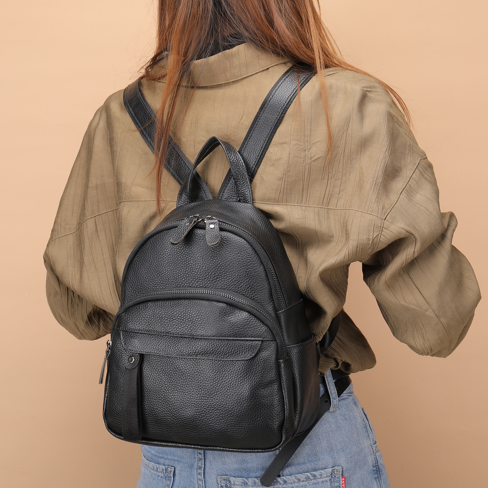 Minimalist Backpack — Trendy and Practical for Daily Use