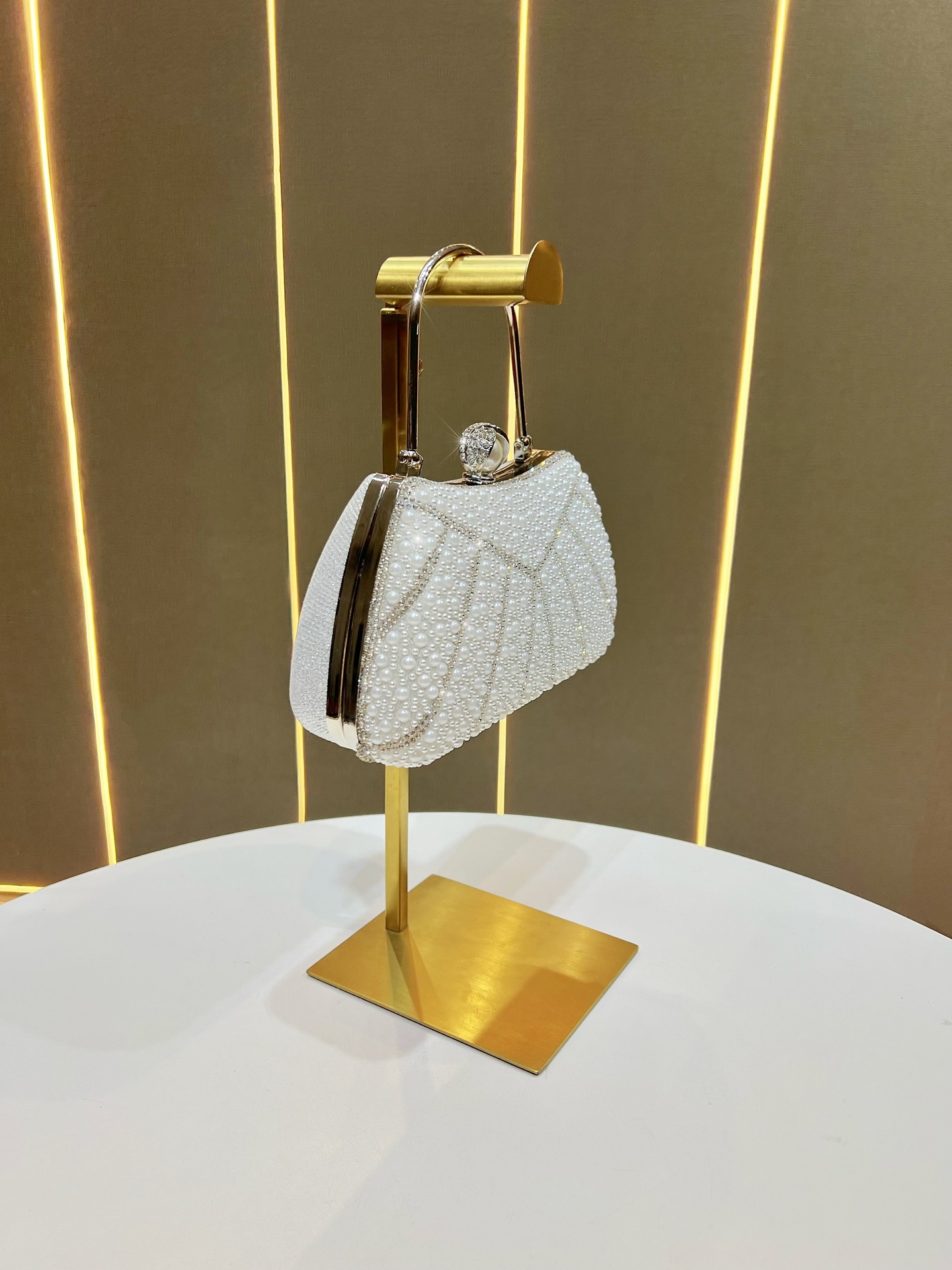 Elegant Leather Clutch — Minimalist, Chic, and Versatile