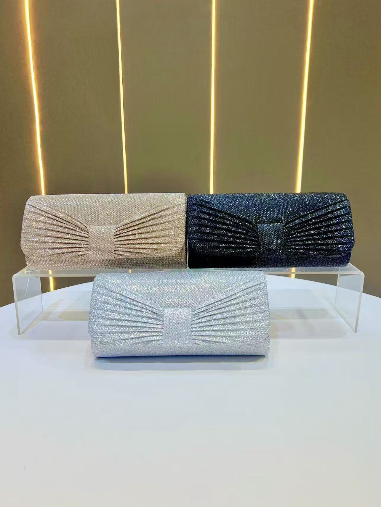Stylish Handheld Clutch Bag — Lightweight & Fashion-Forward