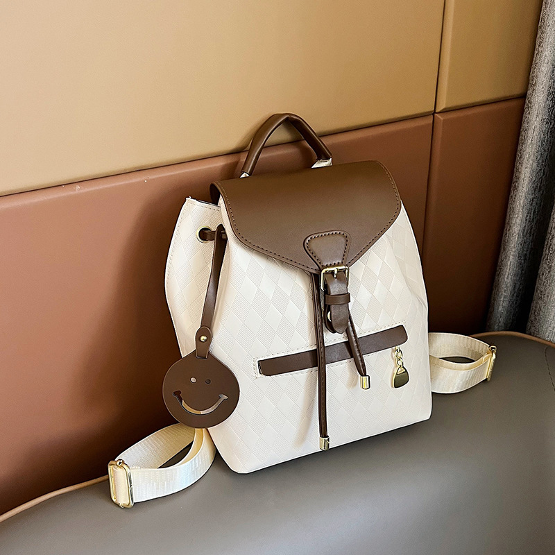 Modern Backpack — Sleek Design for All Occasions