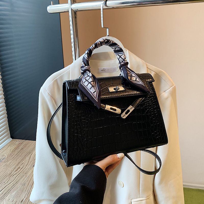 Elegant PU Shoulder Purse — Perfect for Work, Travel & Daily Wear