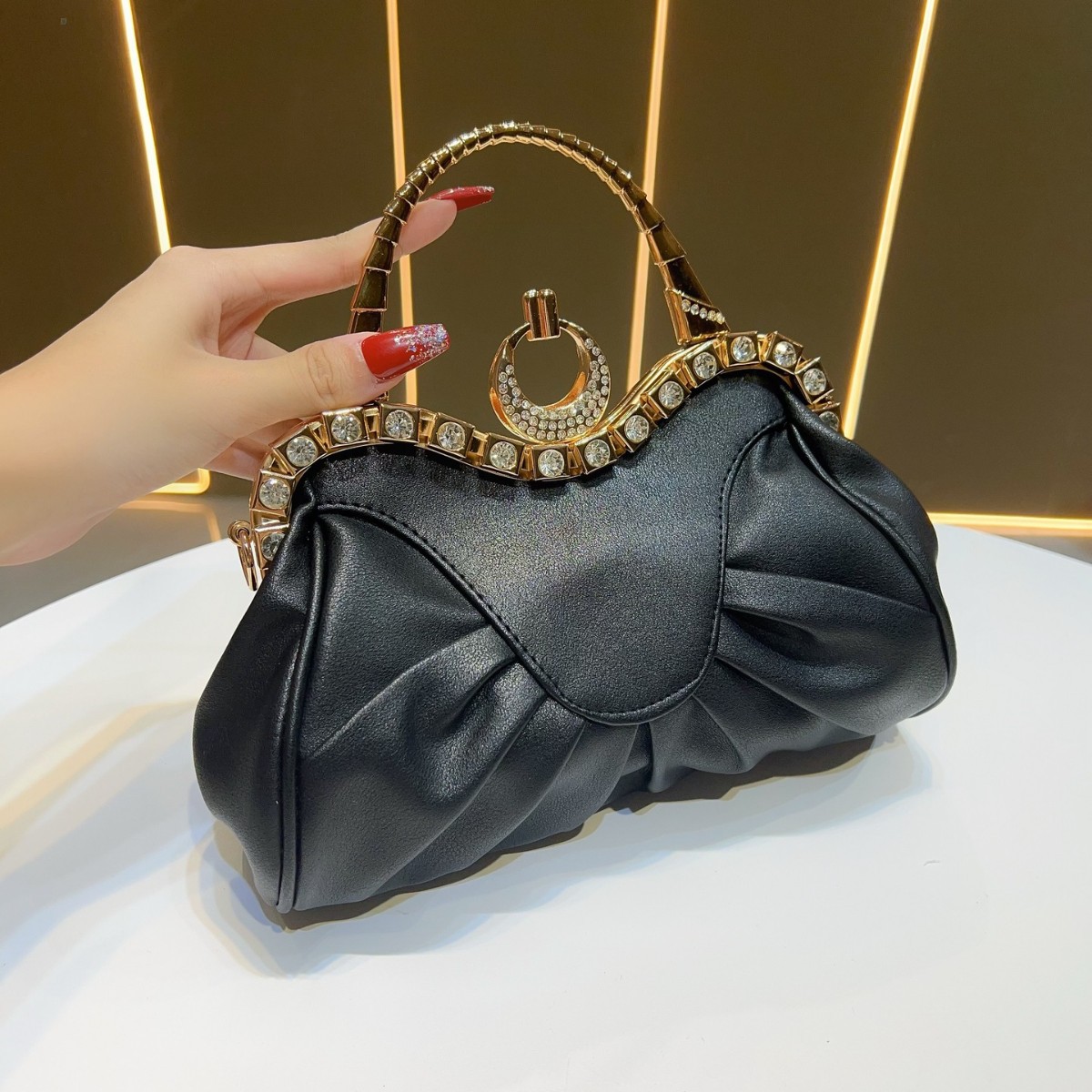 Trendy Handheld Bag — Perfect for Dates, Nights Out & Travel