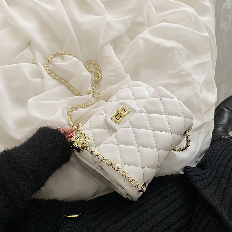 Lightweight Shoulder Bag — Comfort Meets Convenience