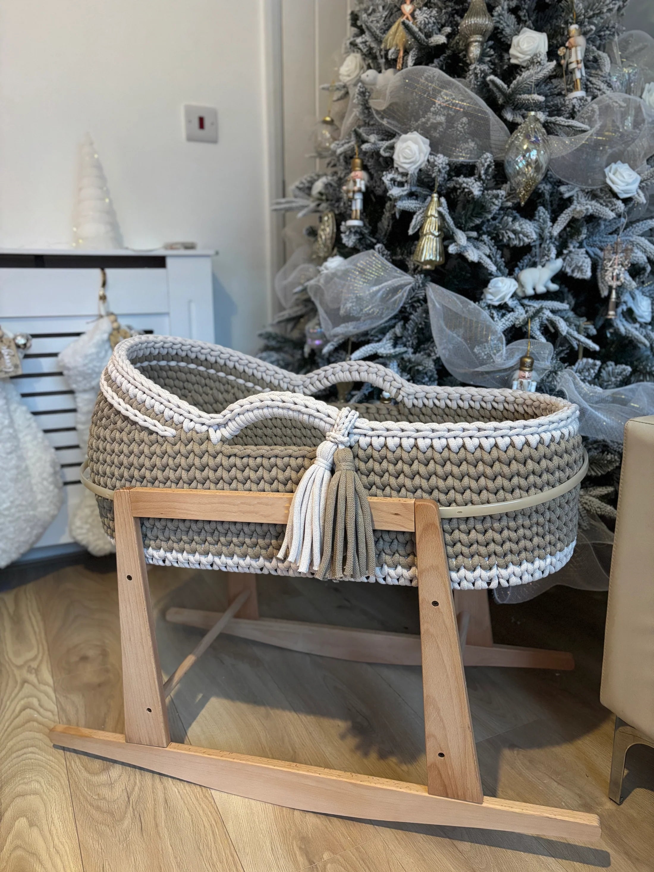 Cozy Knit Bassinet Baby shaker