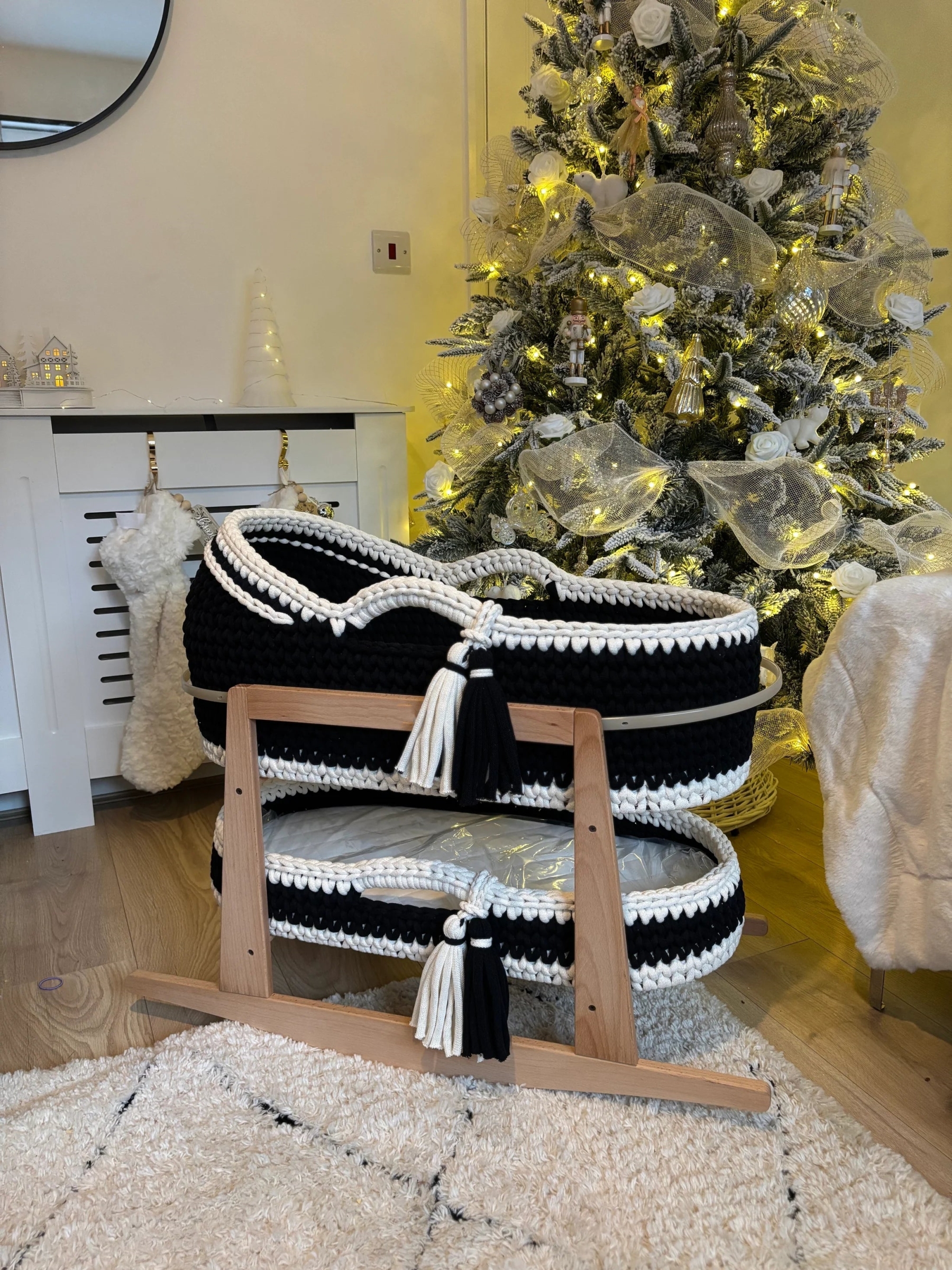 Cozy Knit Bassinet Baby shaker