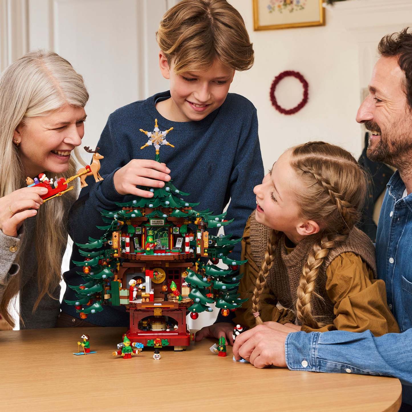 ® Family Christmas Tree Decoration