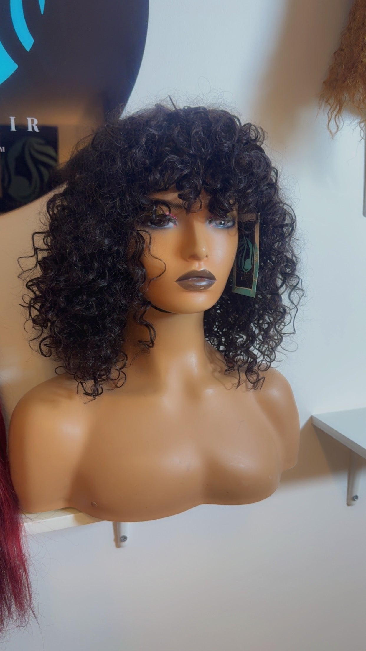 Perruque cheveux vierges -Ruth bouclés avec frange sans colle