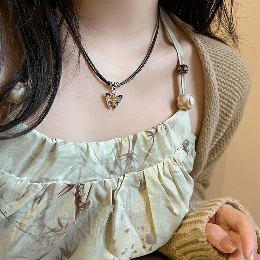 New Chinese Style Retro Lion Dance Beaded Butterfly Necklace Women's Fashion All-match Accessories Niche Design Clavicle Chain Pendant-WiAuGem