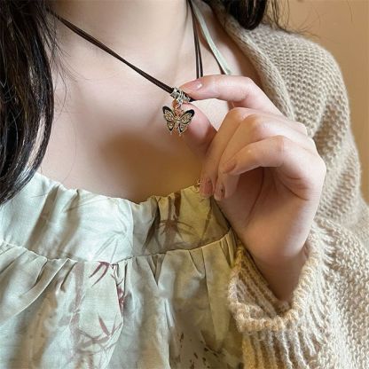 New Chinese Style Retro Lion Dance Beaded Butterfly Necklace Women's Fashion All-match Accessories Niche Design Clavicle Chain Pendant-WiAuGem