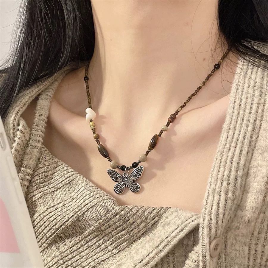 New Chinese Style Retro Lion Dance Beaded Butterfly Necklace Women's Fashion All-match Accessories Niche Design Clavicle Chain Pendant-WiAuGem