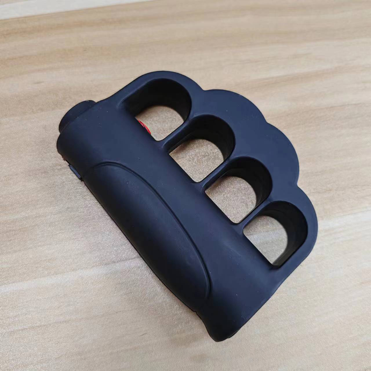 Protector de Mano Discreto y Potente - Autodefensa Compacta