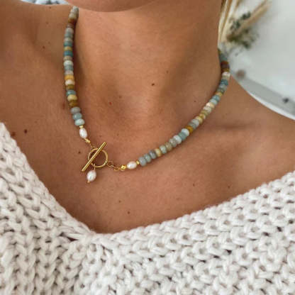 Vintage arany nyaklánc kövekkel