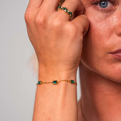 Smaragd Szentháromság karkötő