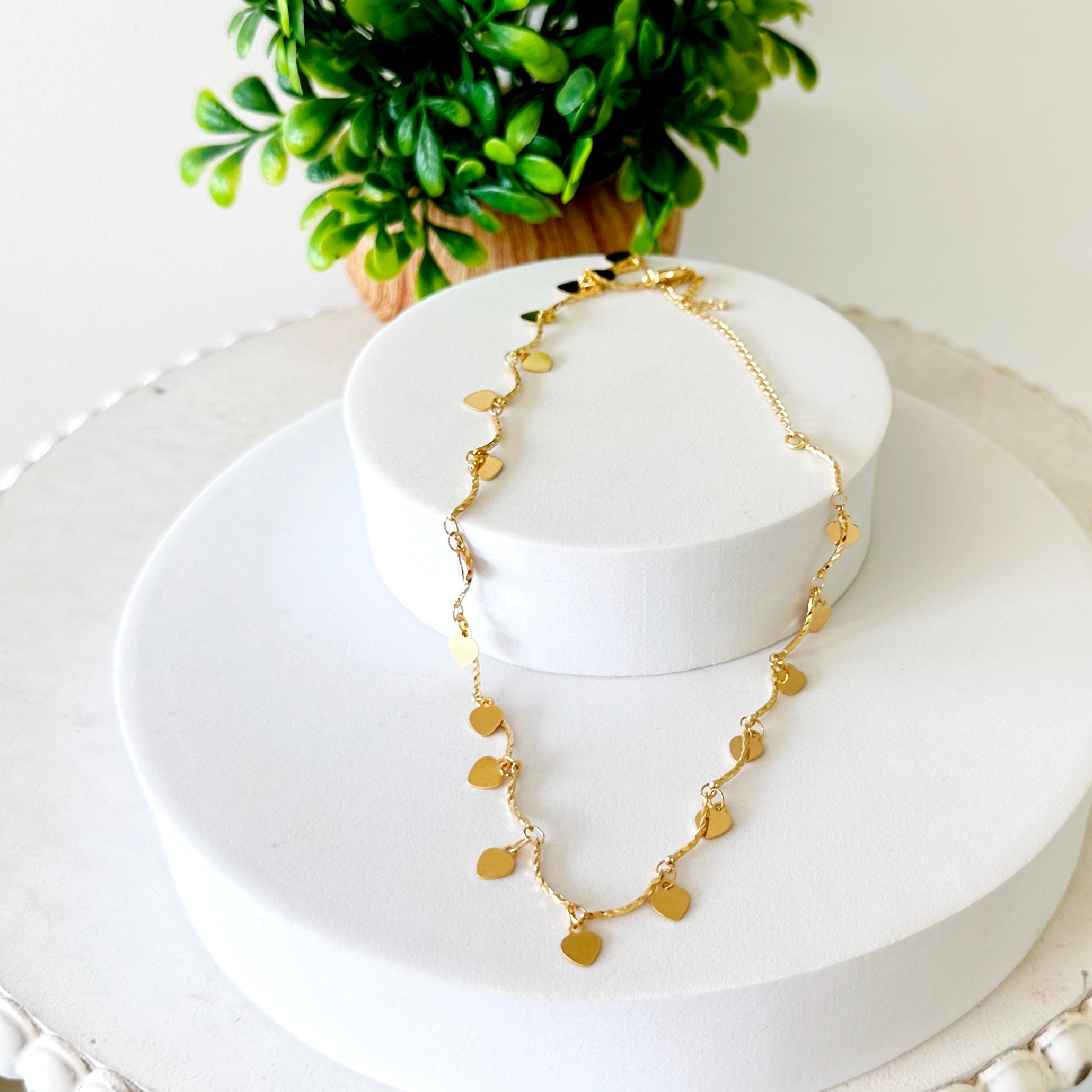 Melita lógó szív alakú nyaklánc