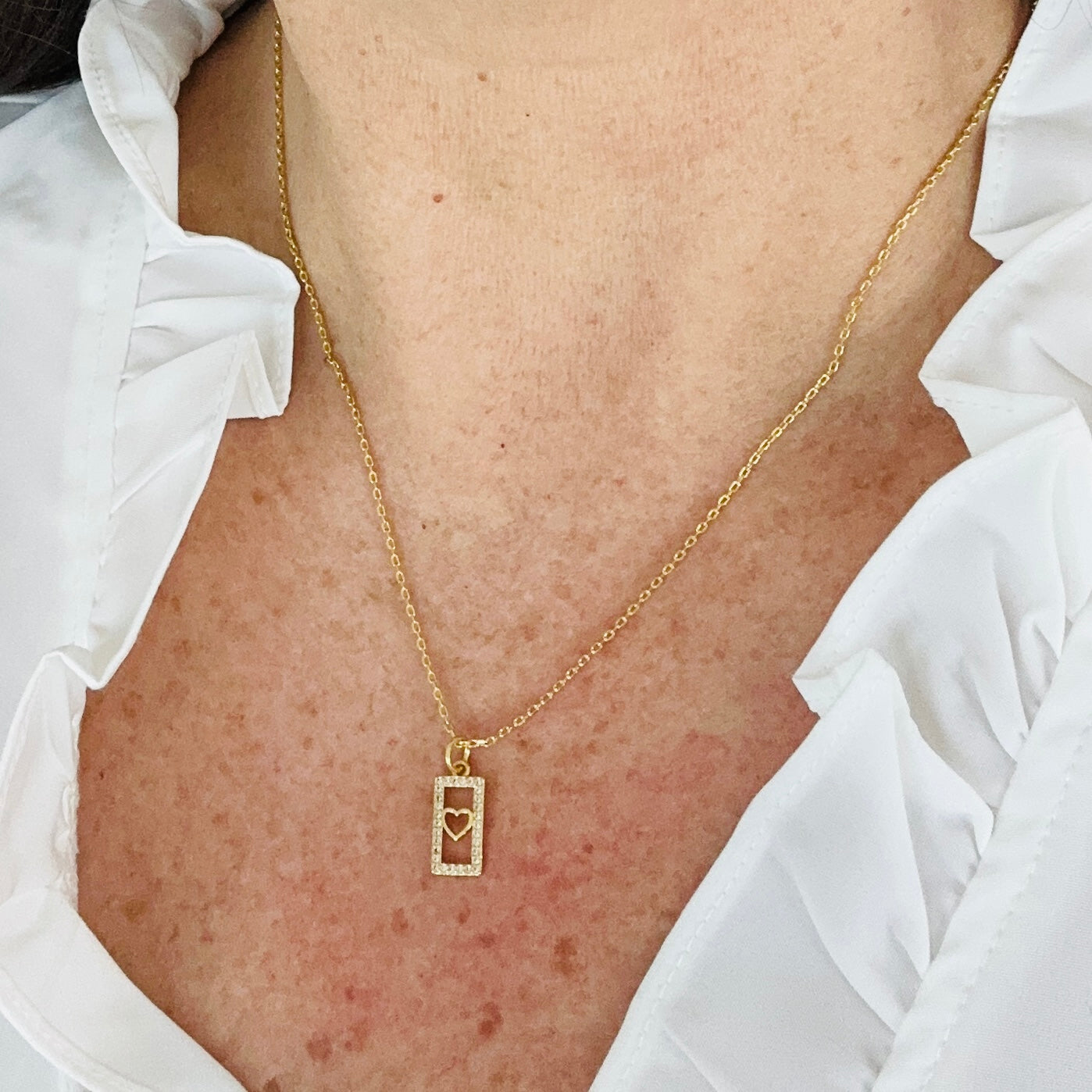 Carita kecses szív alakú címke nyaklánc