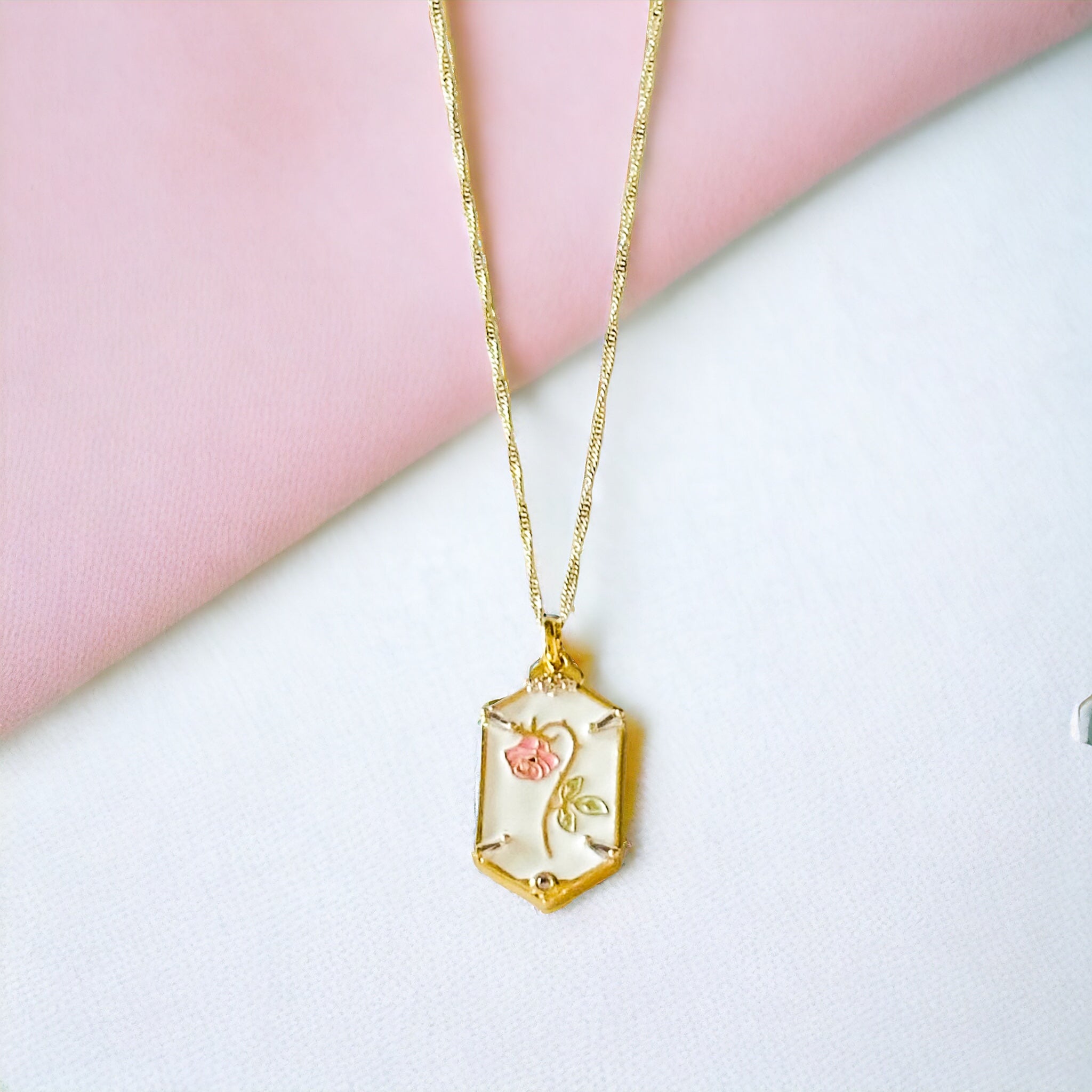 Rossina Hervadt Rózsa Nyaklánc