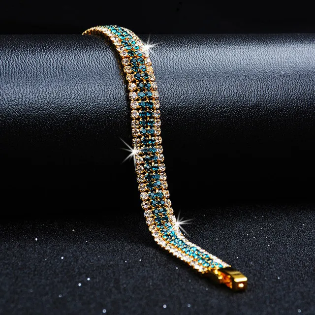 Elegáns zöld csillogó karkötő