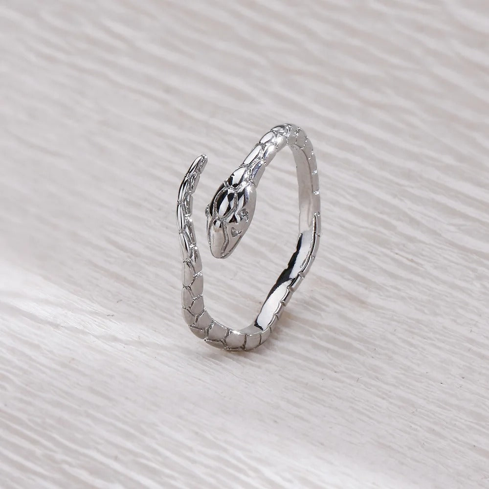 Időtlen ezüst kígyómintás állítható gyűrű