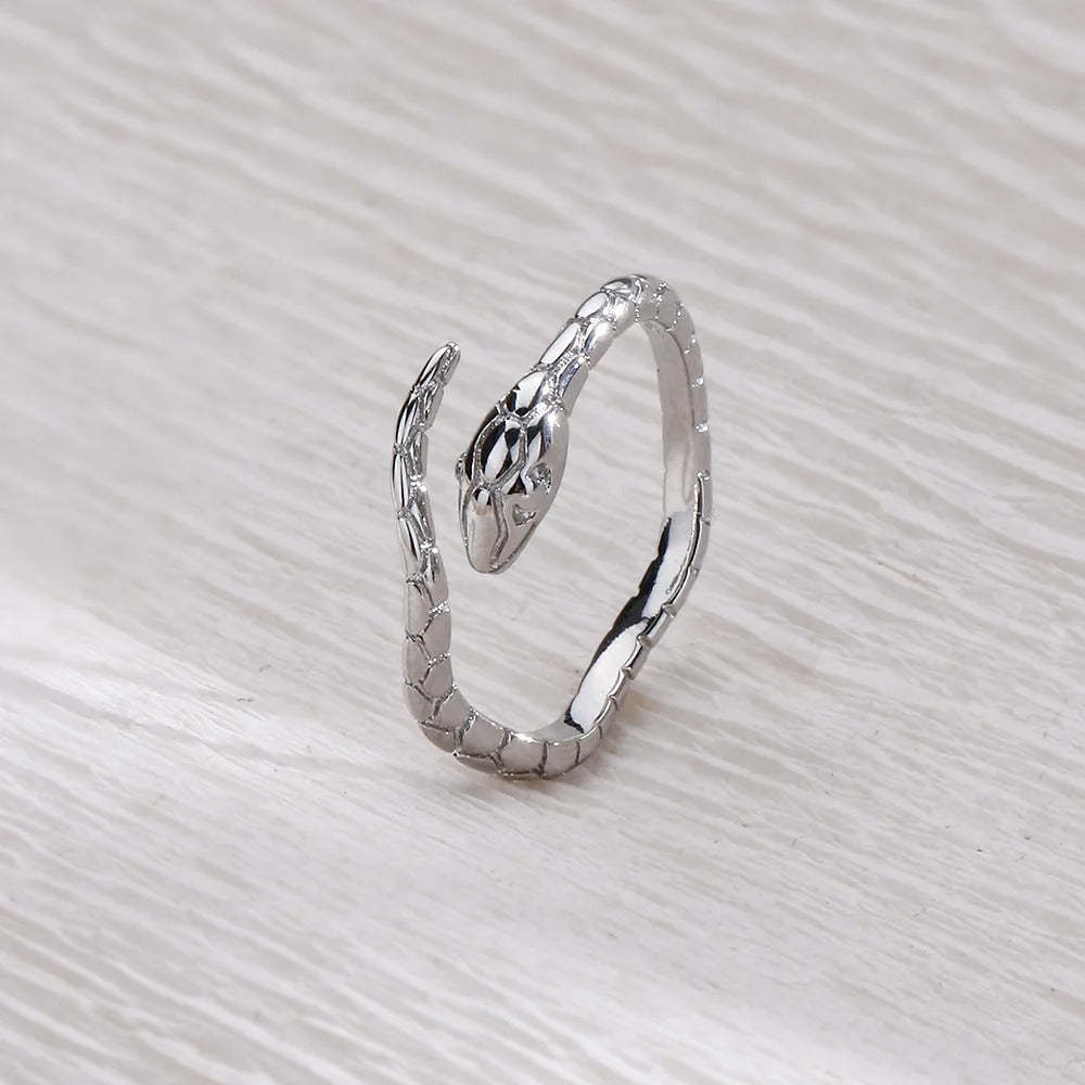 Időtlen ezüst kígyómintás állítható gyűrű