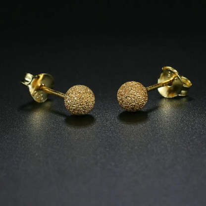 Arany csillogó texturált gömb alakú fülbevalók