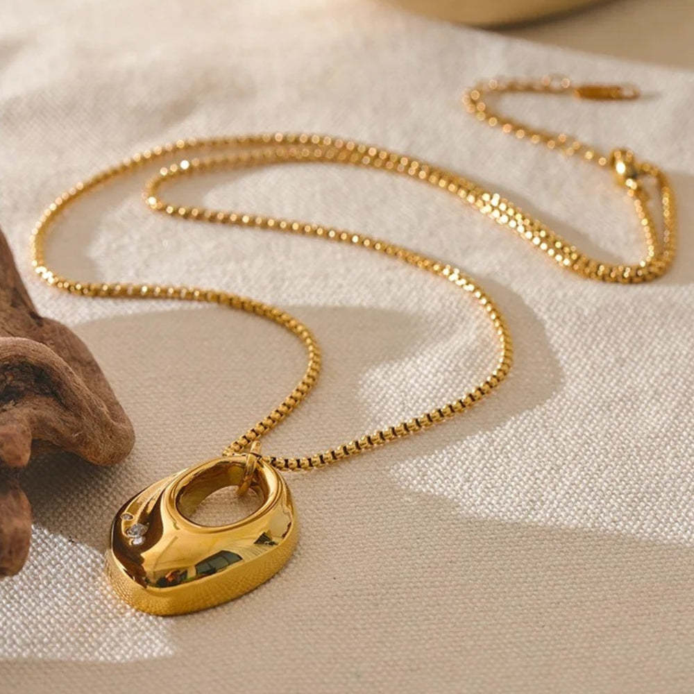 Arany Absztrakt ovális medál nyaklánc