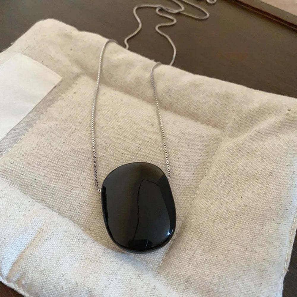 Klasszikus Ezüst Láncos és Fekete Köves Nyaklánc