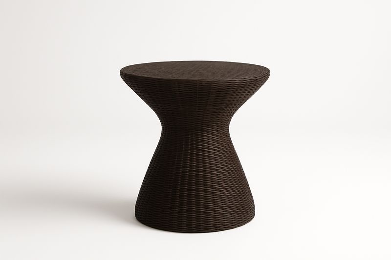 Table d'appoint en rotin marron