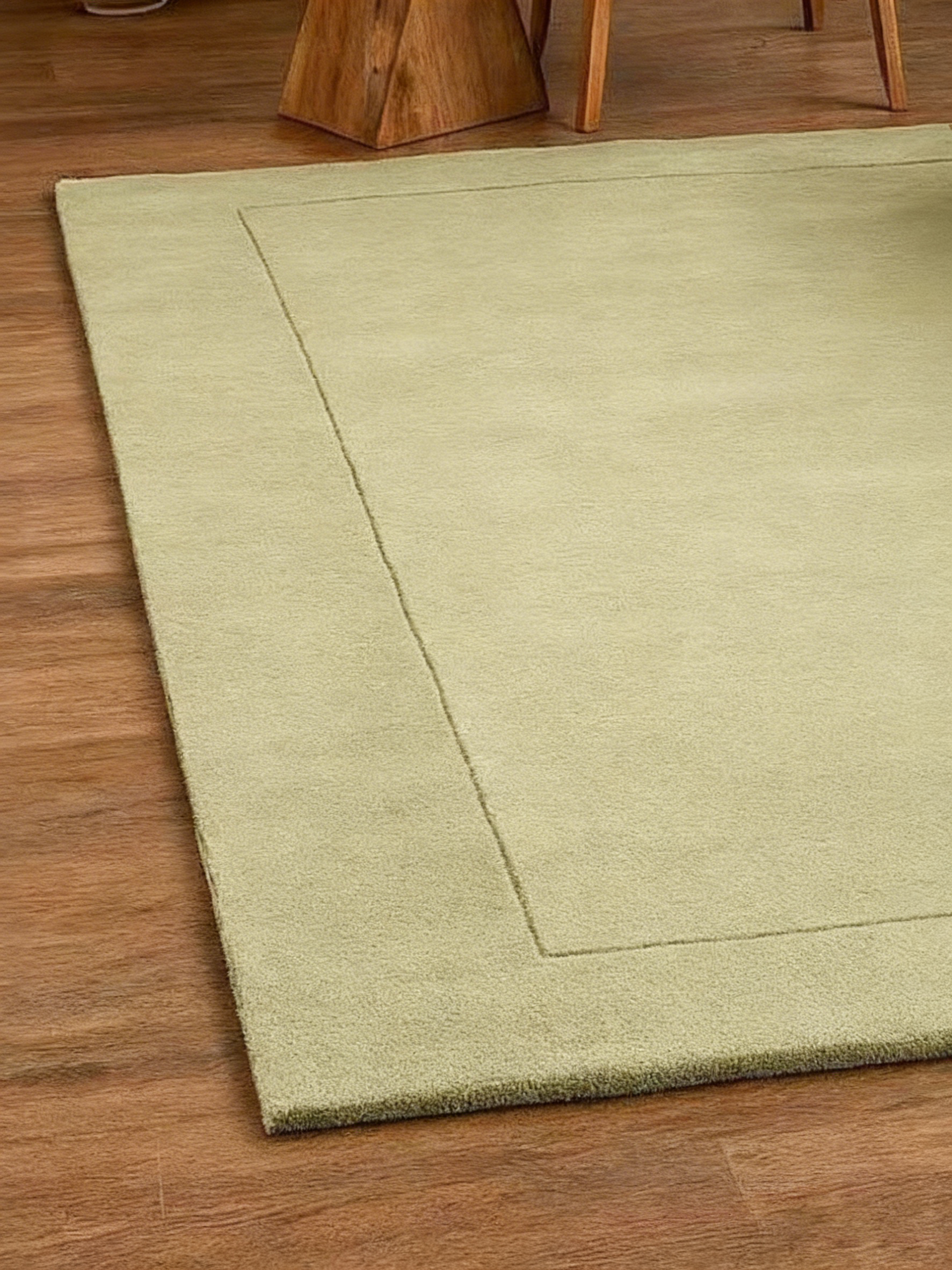 Tapis rectangulaire moderne vert sauge avec bordure minimaliste - Décoration douce, élégante et polyvalente pour le salon et la chambre à coucher