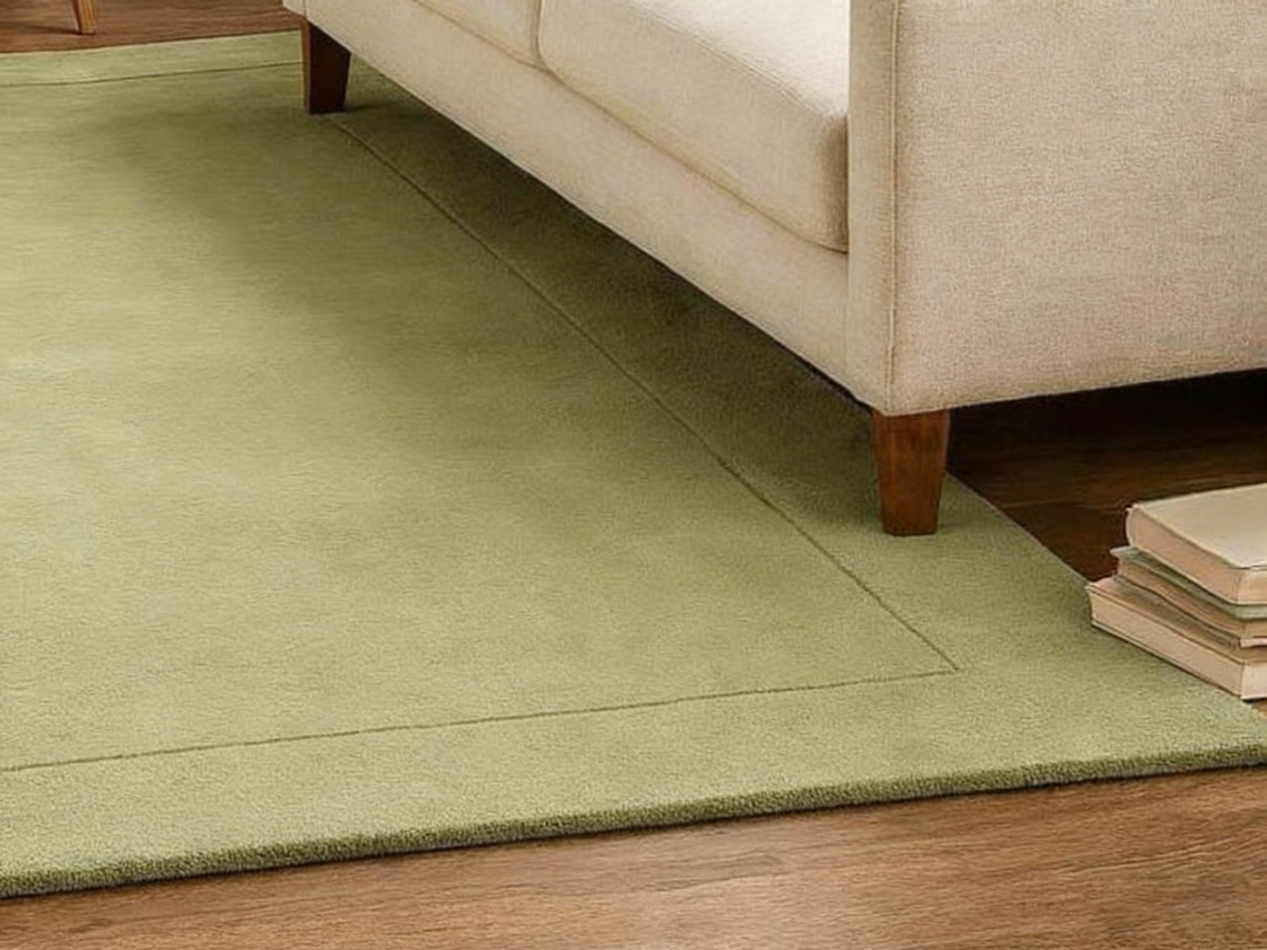 Tapis rectangulaire moderne vert sauge avec bordure minimaliste - Décoration douce, élégante et polyvalente pour le salon et la chambre à coucher