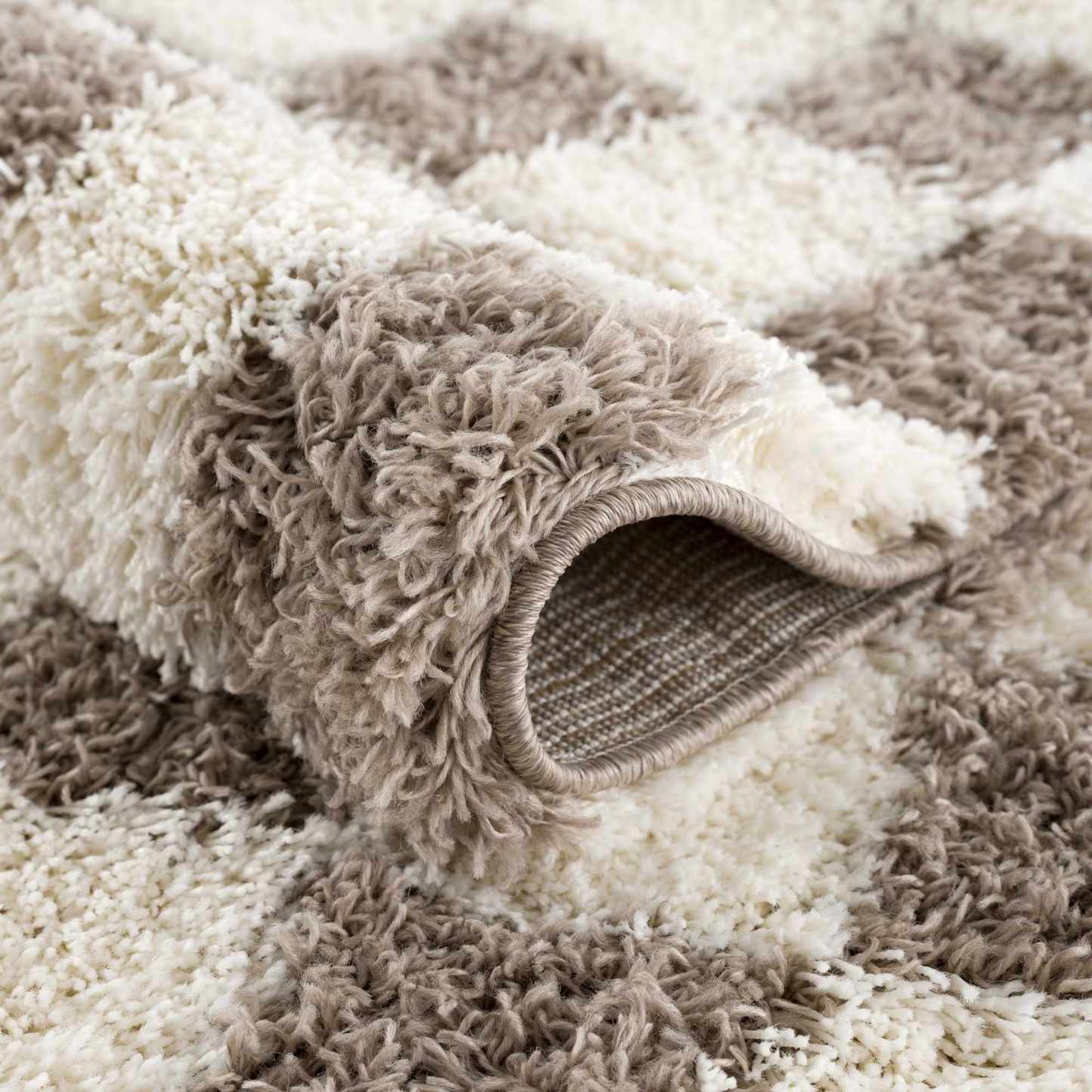 Tapis à carreaux bruns Atira