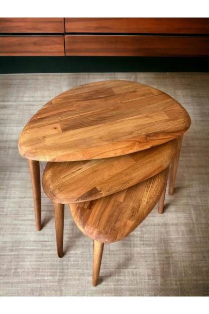 Tables basses gigognes vintage en bois, design asymétrique peu encombrant