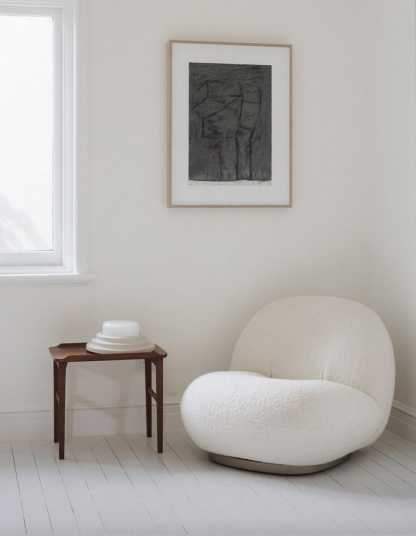 Modern Chair – Cozy Curved Lounge Seat, Minimalist Accent Armchair for Living Room