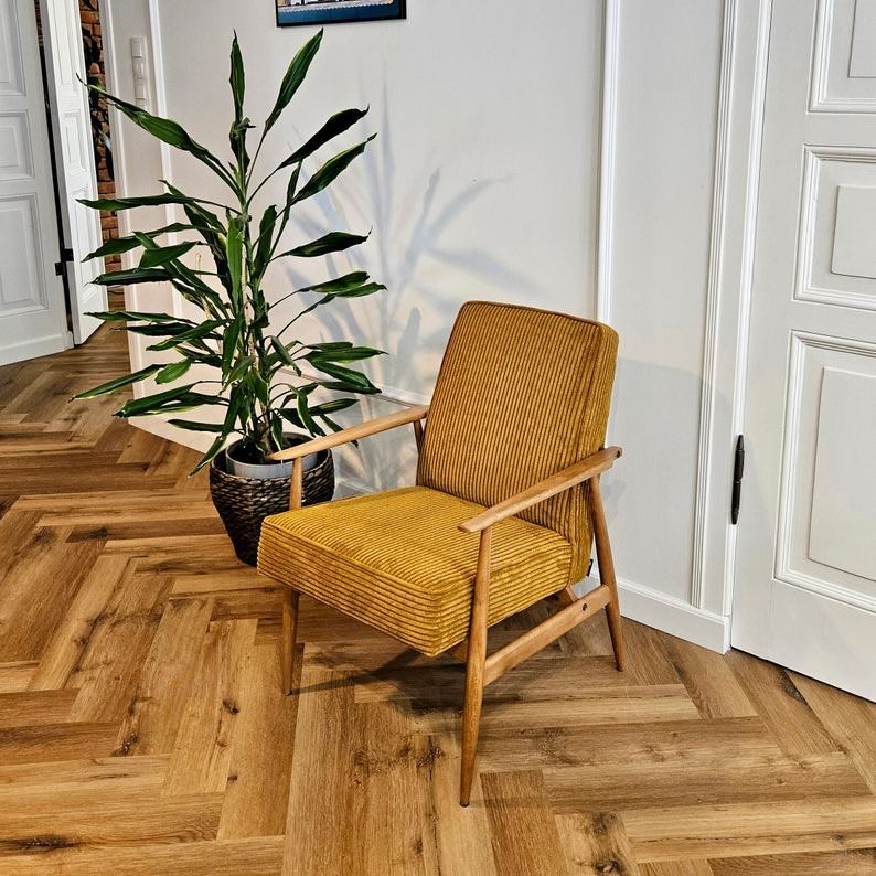 Oryginalne krzesło vintage polonais 300-190 z lat 60-tych produkowane przez H. Lisa. PERSONNALISATION !