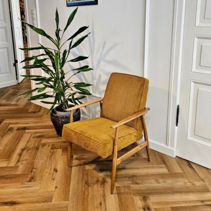Oryginalne krzesło vintage polonais 300-190 z lat 60-tych produkowane przez H. Lisa. PERSONNALISATION !