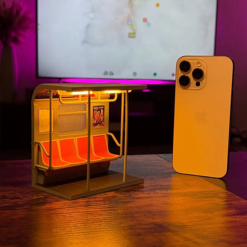 🚇NYC Subway Train Lamp –  Rechargeable & USB Powered | Includes 3 Interchangeable Posters 🔥Buy 2 Free Shipping (Clean, no pee smell🤣)