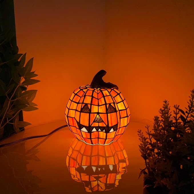 A Warm Vintage Pumpkin Glow For Your Halloween Home-Definedeco