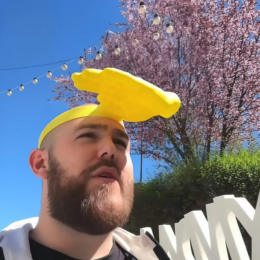 Funny hand-shaped sun hat