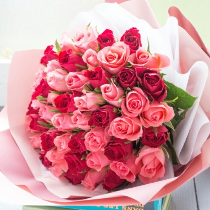 【最短翌日★昼12時〆】花 ギフト 誕生日 バラ50本花束 選べる 旬のアレンジ バレンタイン ホワイトデー 卒業式 入学式 花束 プレゼント バラ フラワーギフト フラワーアレンジメント ブーケ 本数指定 お花 薔薇 送料無料 おしゃれ プロポーズ 結婚記念日 生花 還暦祝い FKAA