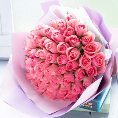 【最短翌日★昼12時〆】花 ギフト 誕生日 バラ50本花束 選べる 旬のアレンジ バレンタイン ホワイトデー 卒業式 入学式 花束 プレゼント バラ フラワーギフト フラワーアレンジメント ブーケ 本数指定 お花 薔薇 送料無料 おしゃれ プロポーズ 結婚記念日 生花 還暦祝い FKAA