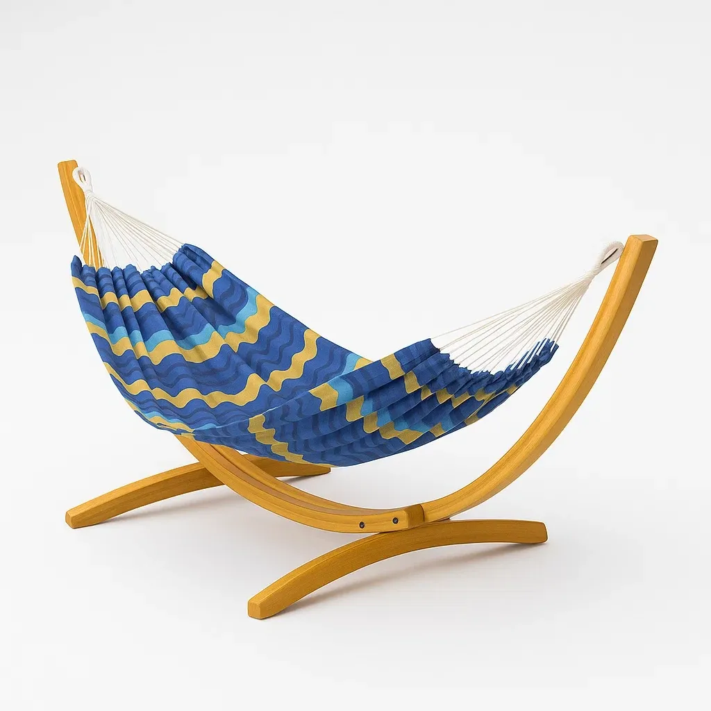 Amaca da terrazza con supporto curvo in legno e tessuto in cotone-granddecora