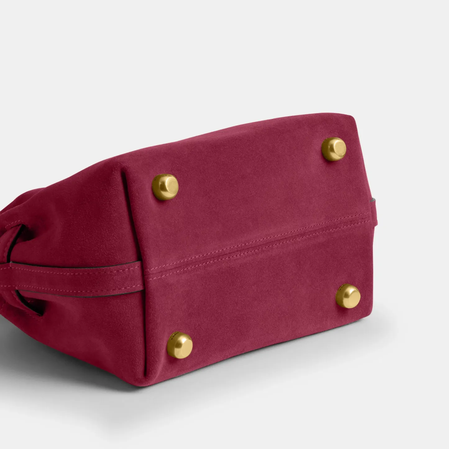 COACH®,Soft Empire Carryall Bag 21,Calfskin Leather,Leather,Suede,Carryall,Metal Material,3D Embellishment,Metal,Pendant,E...,,Outsole View