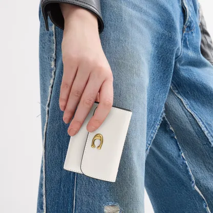 COACH®,Essential Card Holder Wallet,Leather,Calfskin Leather,Card Case,Bi Fold,Logo,Metal,Casual,White,Detail View