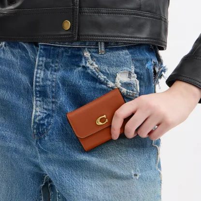 COACH®,Essential Card Holder Wallet,Leather,Calfskin Leather,Card Case,Bi Fold,Logo,Metal,Casual,,Detail View