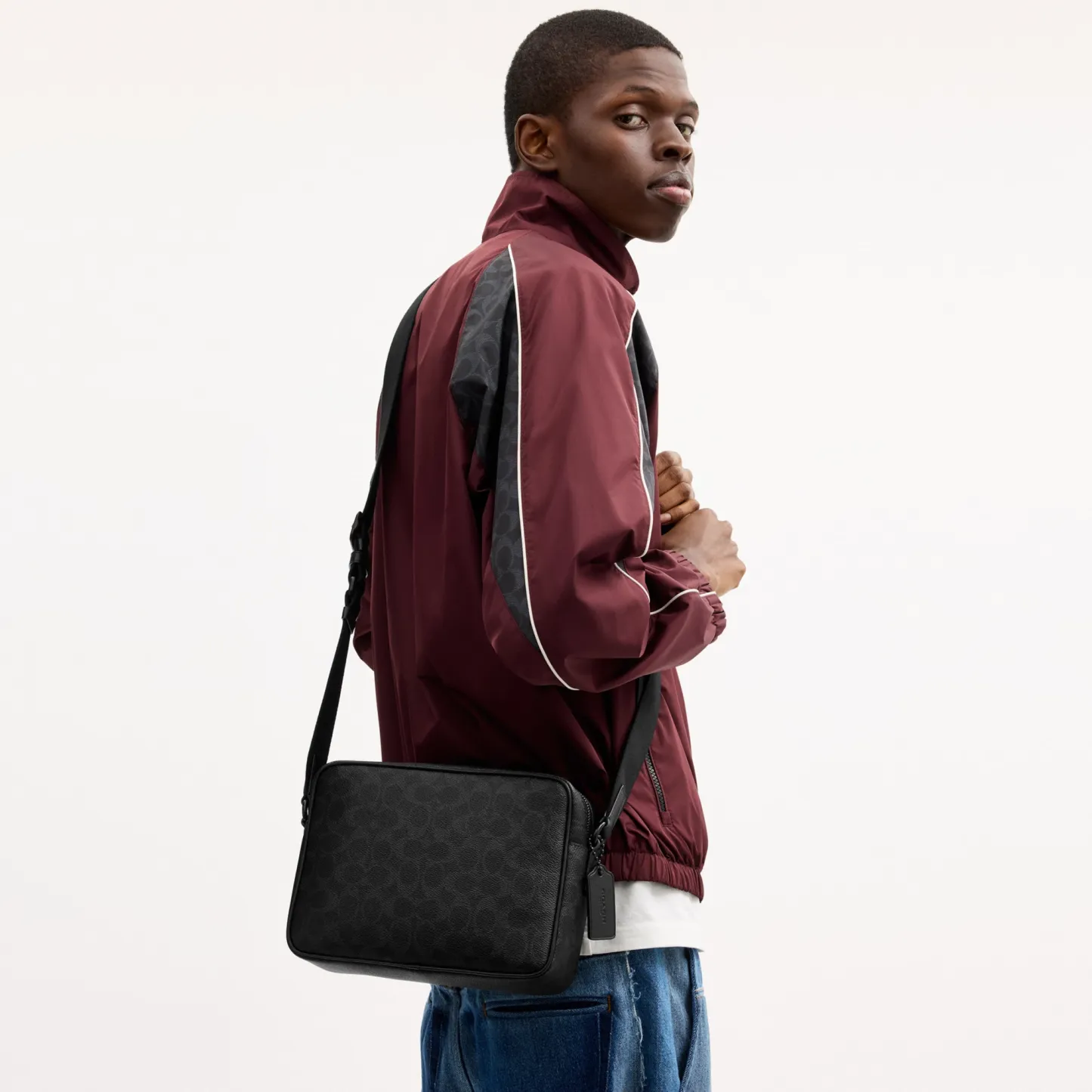 COACH®,Colton Crossbody Bag 25 In Signature Canvas,Leather,Canvas,Recycled Polyester,Polyester,Crossbody,Logo,Adjustable,S...,Black,Detail View