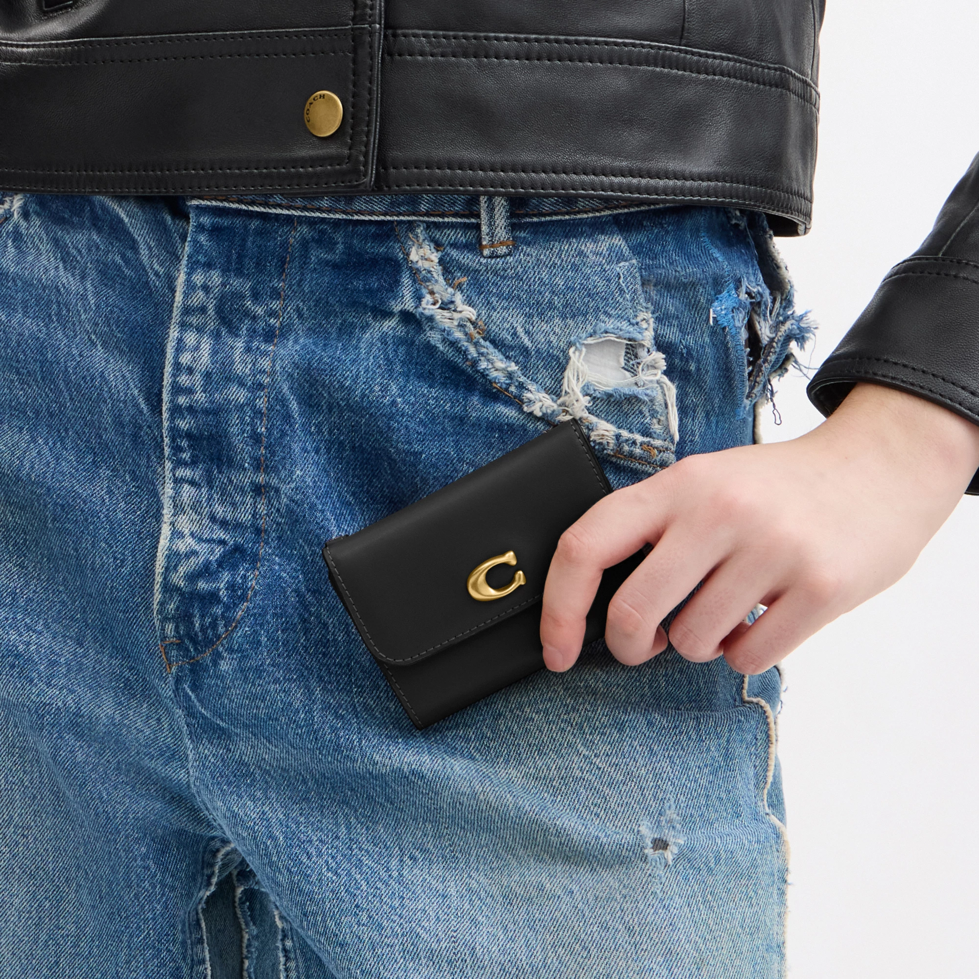 COACH®,Essential Card Holder Wallet,Leather,Calfskin Leather,Card Case,Bi Fold,Logo,Metal,Casual,Black,Detail View