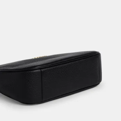 COACH®,Teri Shoulder Bag,Shoulder Bag,Chain Detail,Metal,Logo,Casual,Black,Outsole View