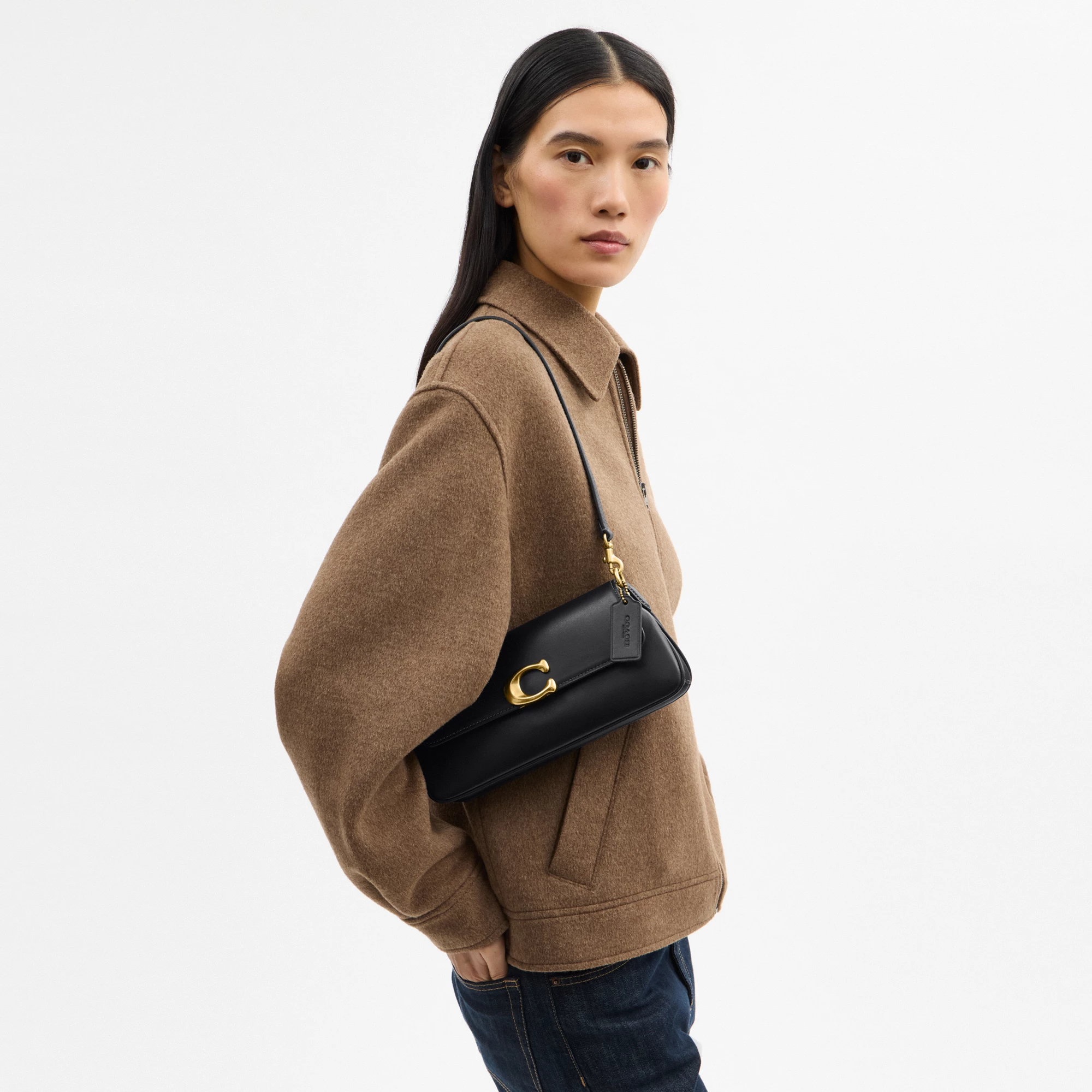 COACH®,Jet Shoulder Bag,Calfskin Leather,Shoulder Bag,Logo,Metal,Gold Metal,Casual,Black,Detail View