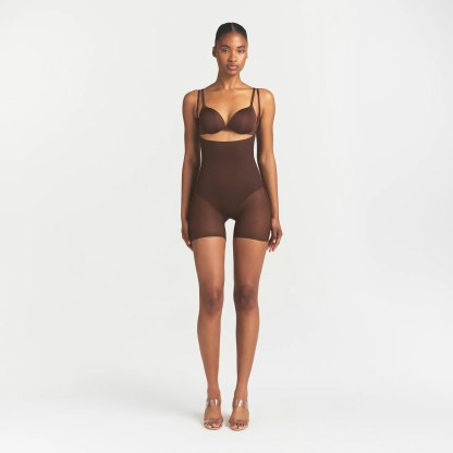 SKIMS BODY CORE SCULPT BACK SMOOTHING OPEN BUST MID THIGH BODYSUIT - COCOA